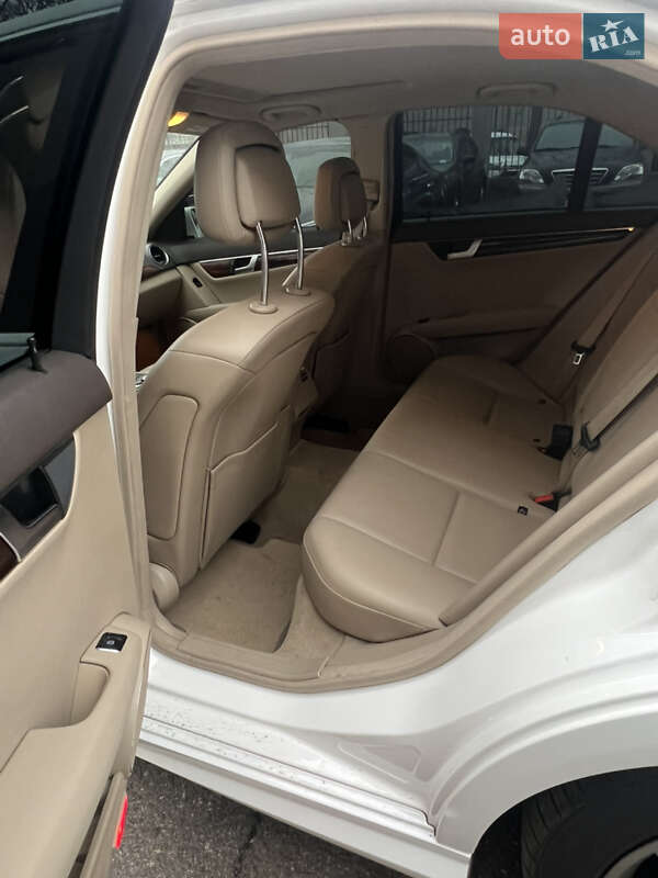 Седан Mercedes-Benz C-Class 2013 в Одесі фото 26 Седан Mercedes-Benz C-Class 2013 в Одесі