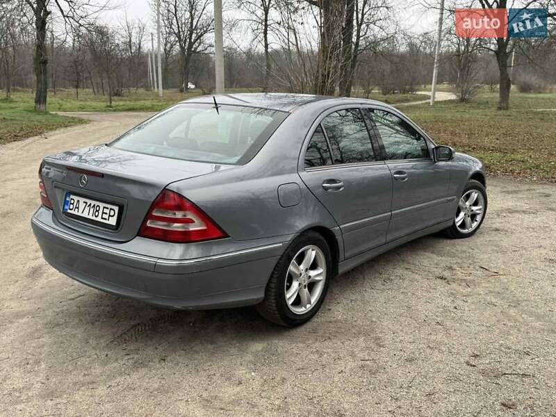 Седан Mercedes-Benz C-Class 2004 в Кропивницком