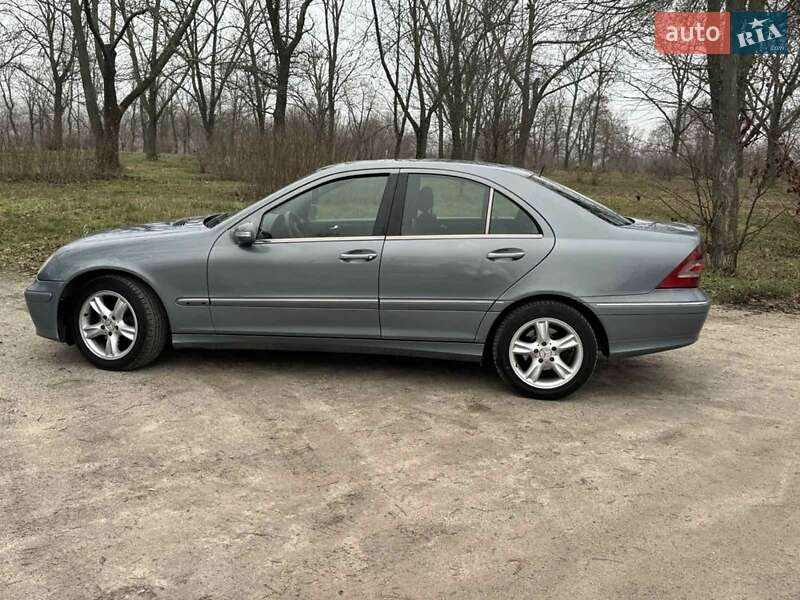 Седан Mercedes-Benz C-Class 2004 в Кропивницком