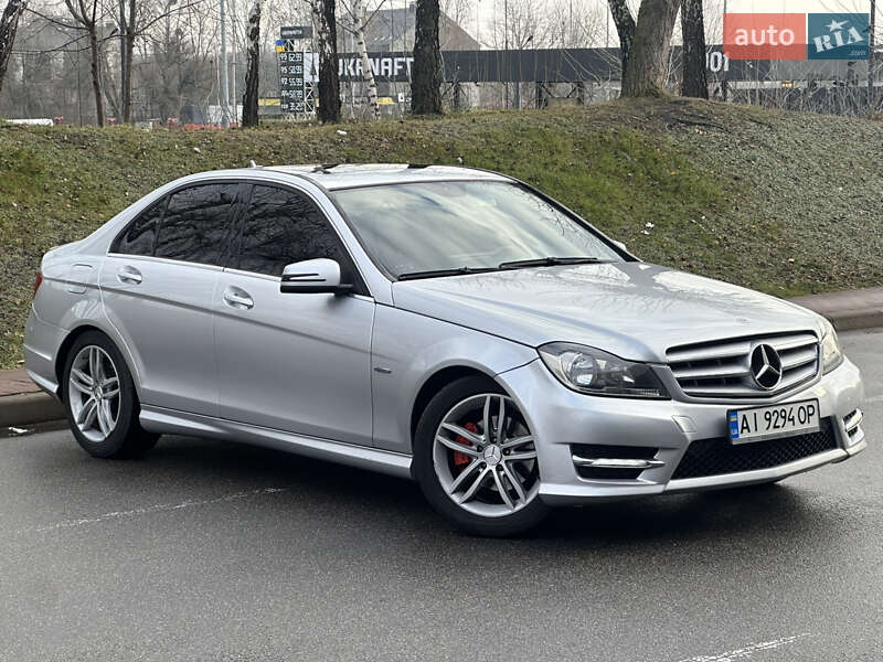 Седан Mercedes-Benz C-Class 2011 в Киеве