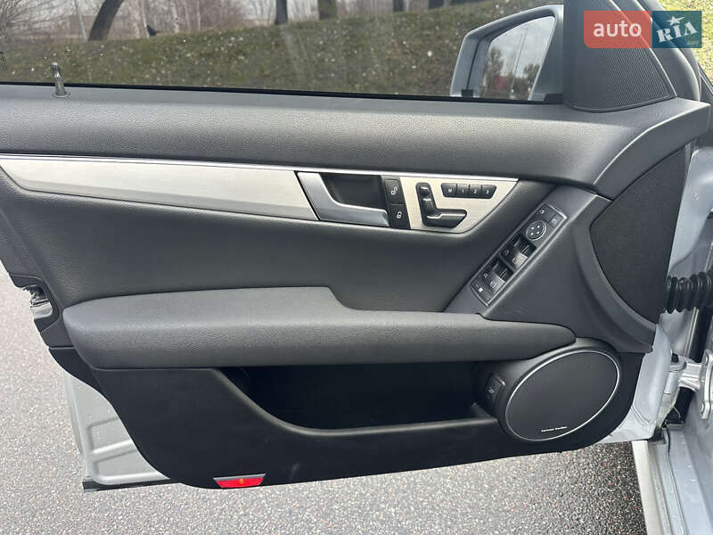 Седан Mercedes-Benz C-Class 2011 в Киеве