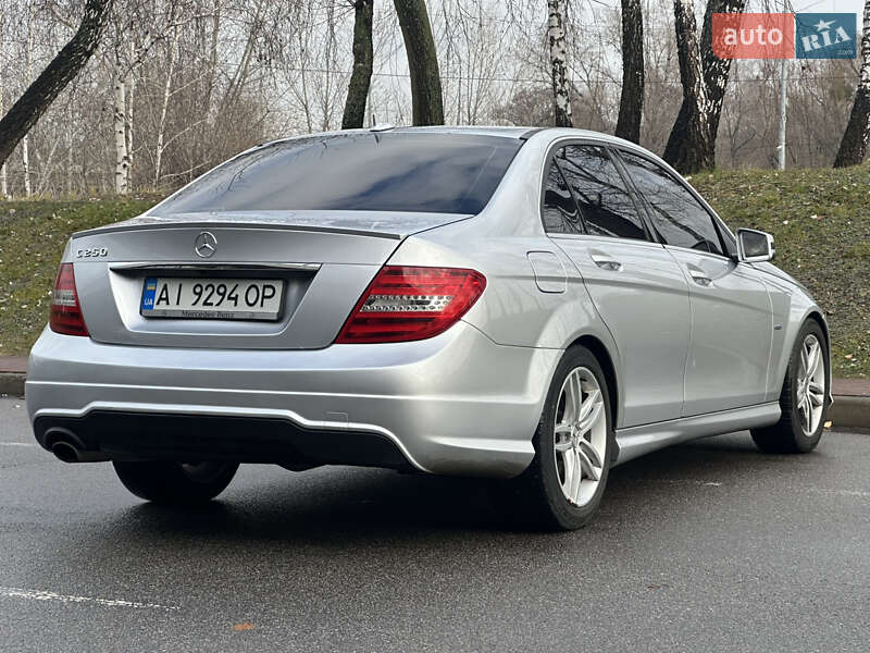 Седан Mercedes-Benz C-Class 2011 в Киеве