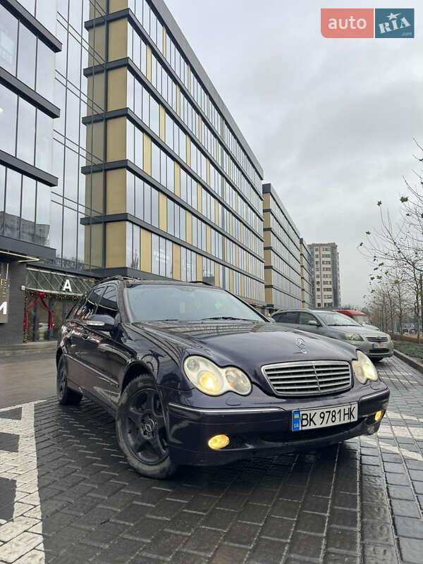 Универсал Mercedes-Benz C-Class 2002 в Ровно
