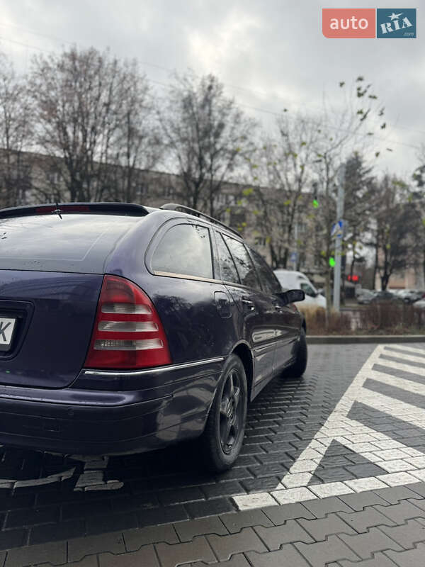 Универсал Mercedes-Benz C-Class 2002 в Ровно