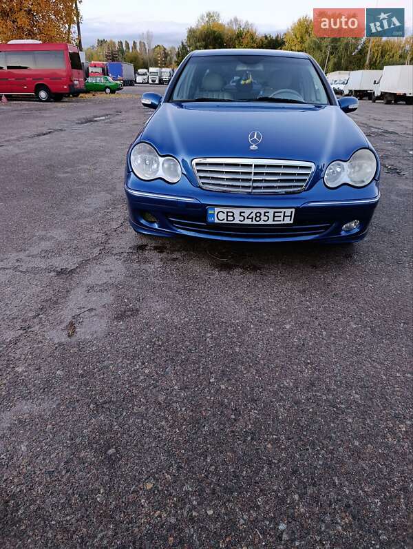 Mercedes-Benz C-Class 2005