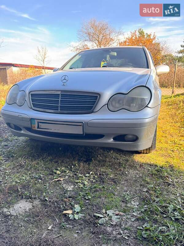 Седан Mercedes-Benz C-Class 2004 в Тернополе фото Седан Mercedes-Benz C-Class 2004 в Тернополе