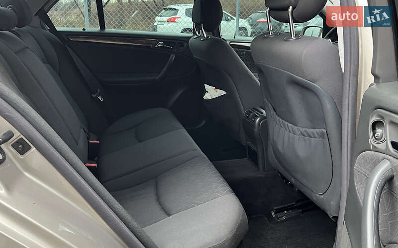 Седан Mercedes-Benz C-Class 2003 в Стрые