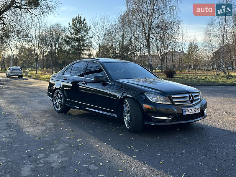 Седан Mercedes-Benz C-Class 2012 в Ровно