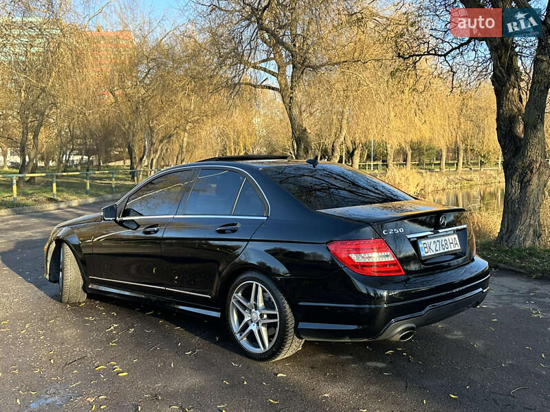 Седан Mercedes-Benz C-Class 2012 в Ровно
