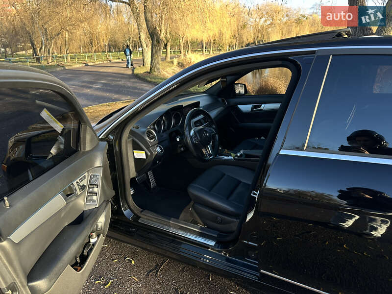Седан Mercedes-Benz C-Class 2012 в Ровно