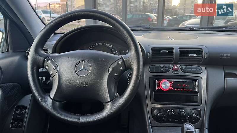 Универсал Mercedes-Benz C-Class 2004 в Киеве