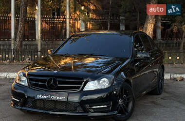 Седан Mercedes-Benz C-Class 2011 в Миколаєві