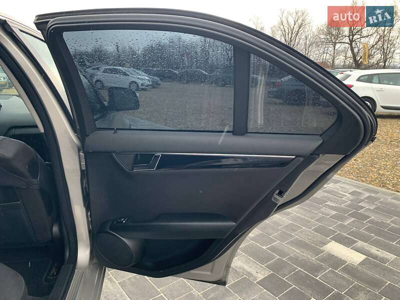 Седан Mercedes-Benz C-Class 2007 в Коломые