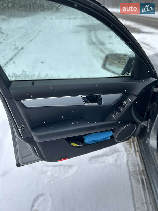 Седан Mercedes-Benz C-Class 2010 в Черкассах фото 10 Седан Mercedes-Benz C-Class 2010 в Черкассах