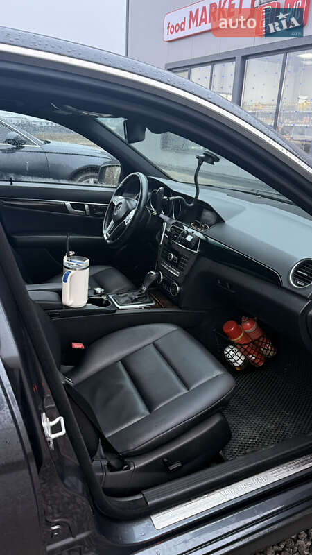 Седан Mercedes-Benz C-Class 2012 в Гайсине