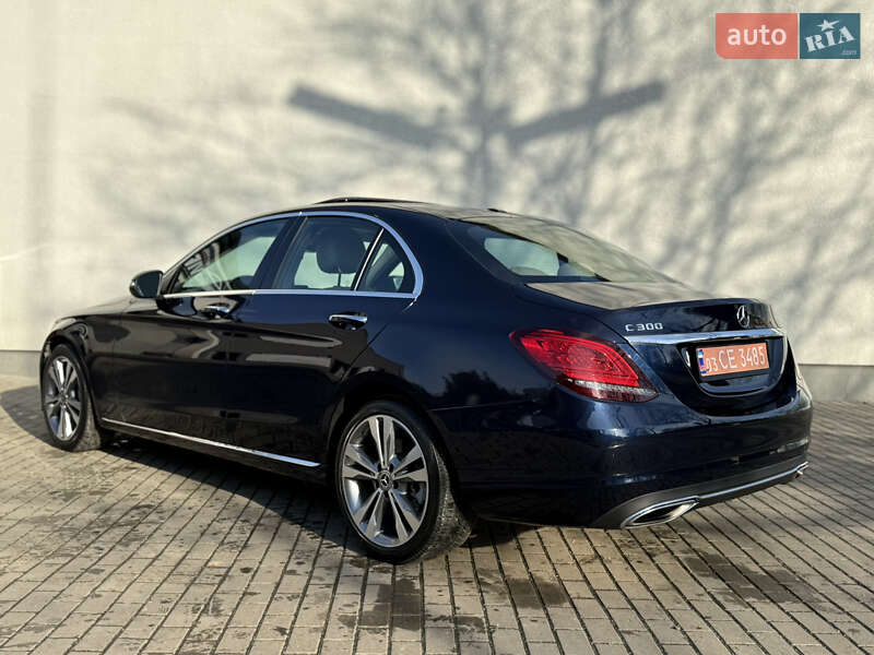 Седан Mercedes-Benz C-Class 2019 в Ужгороде