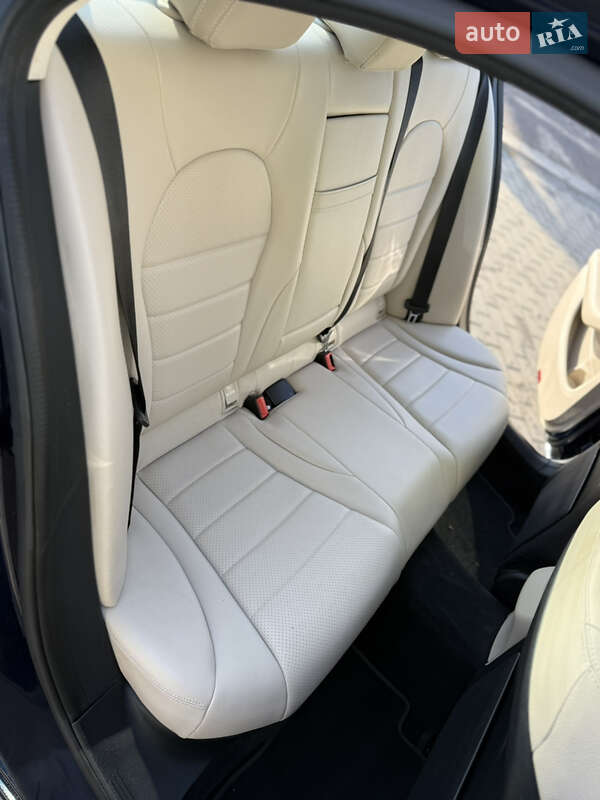 Седан Mercedes-Benz C-Class 2019 в Ужгороде