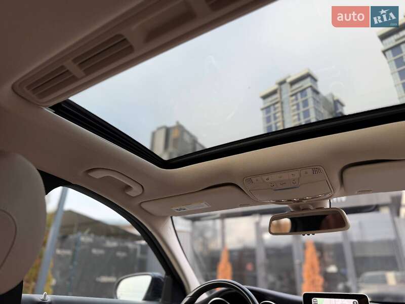 Седан Mercedes-Benz C-Class 2018 в Киеве