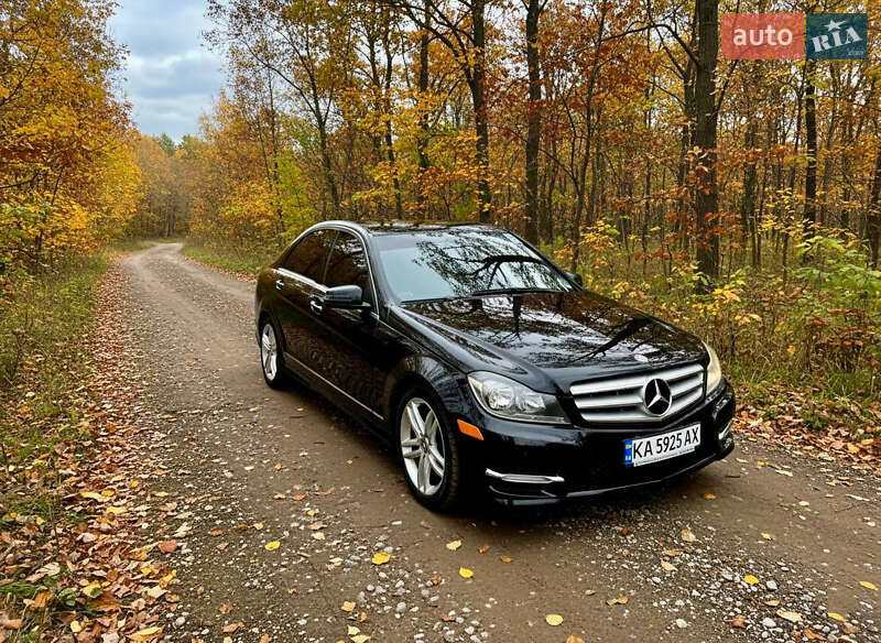 Седан Mercedes-Benz C-Class 2011 в Киеве