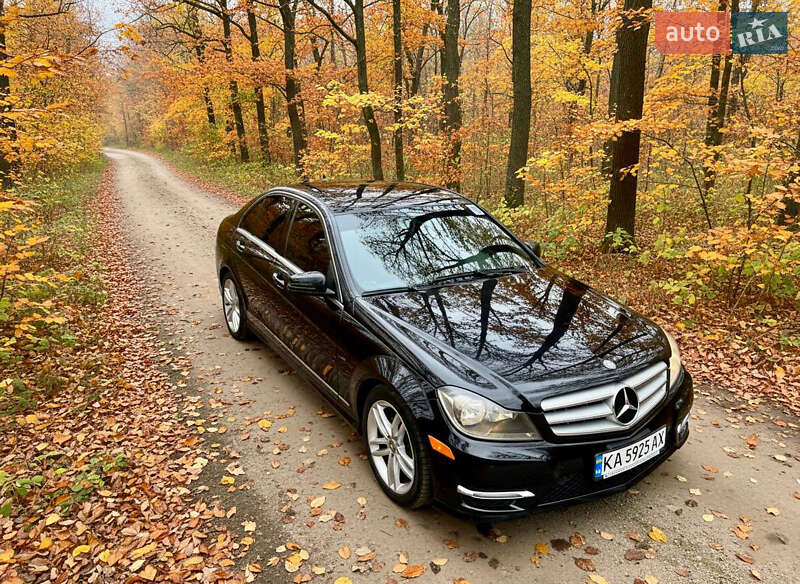 Седан Mercedes-Benz C-Class 2011 в Киеве