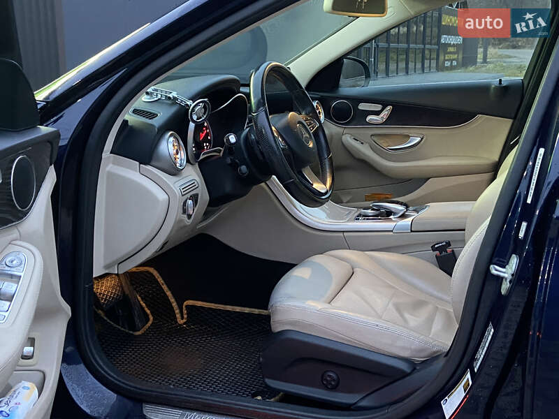 Седан Mercedes-Benz C-Class 2015 в Львові