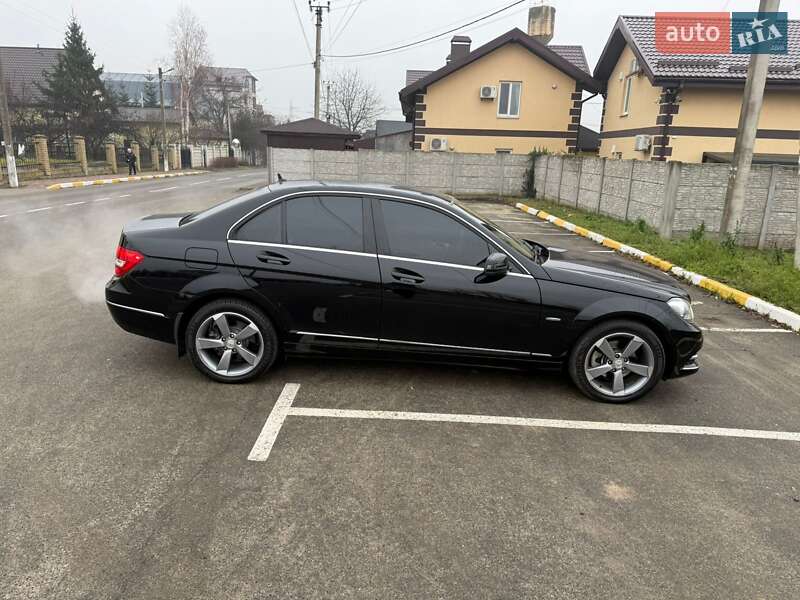 Седан Mercedes-Benz C-Class 2011 в Киеве