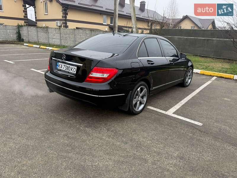 Седан Mercedes-Benz C-Class 2011 в Киеве
