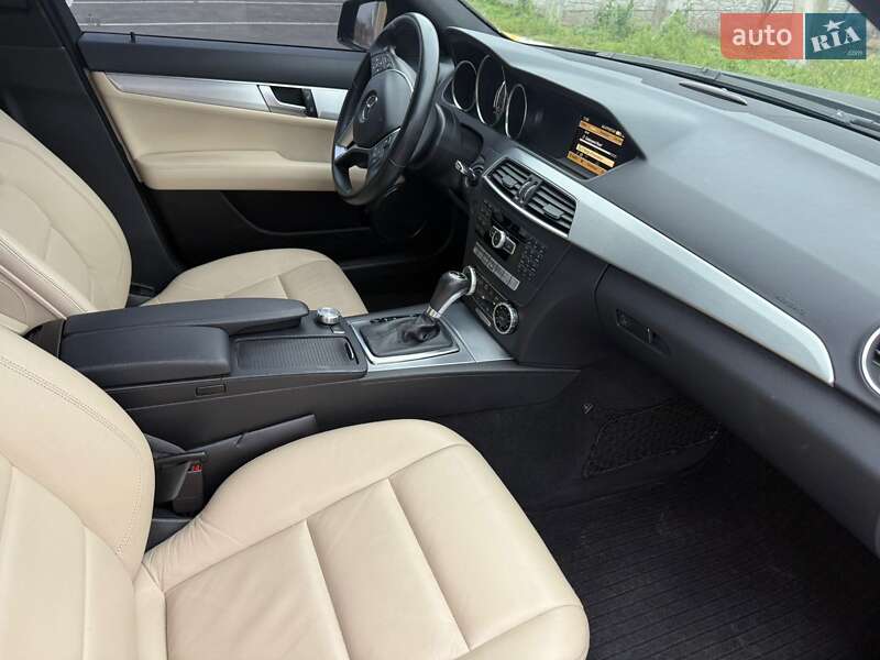 Седан Mercedes-Benz C-Class 2011 в Киеве