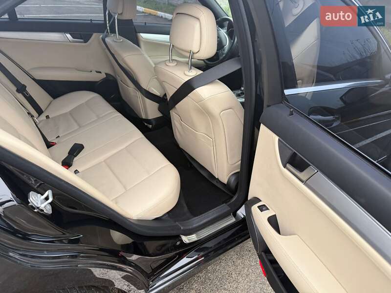 Седан Mercedes-Benz C-Class 2011 в Киеве