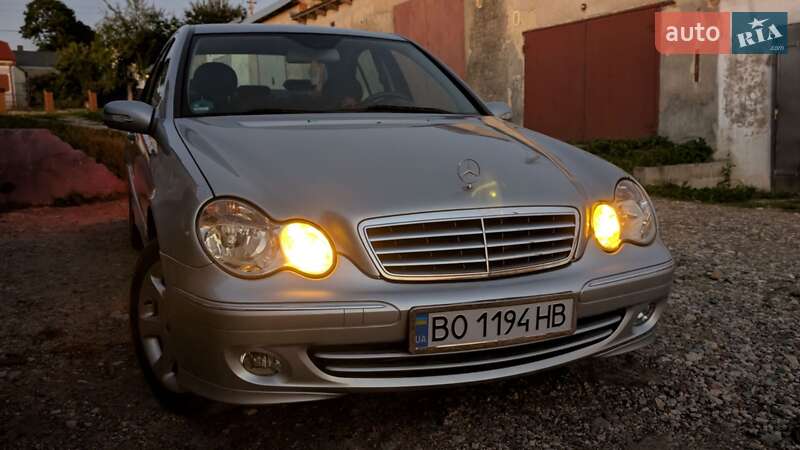 Седан Mercedes-Benz C-Class 2004 в Тернополе