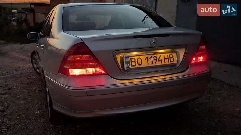 Седан Mercedes-Benz C-Class 2004 в Тернополе