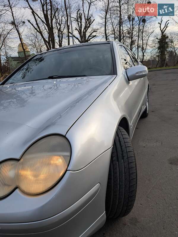 Купе Mercedes-Benz C-Class 2002 в Львове