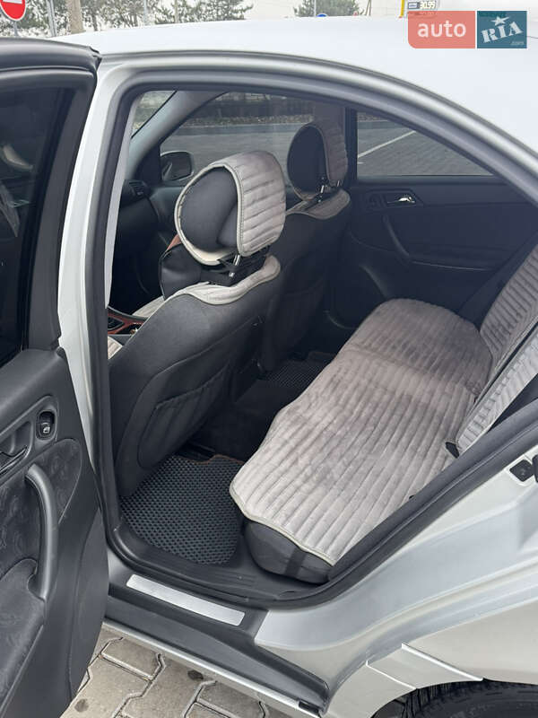 Седан Mercedes-Benz C-Class 2001 в Виннице