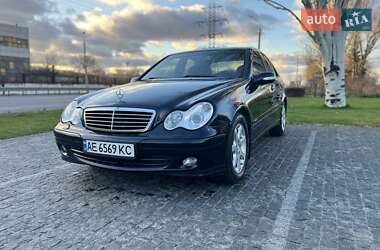 Седан Mercedes-Benz C-Class 2006 в Днепре