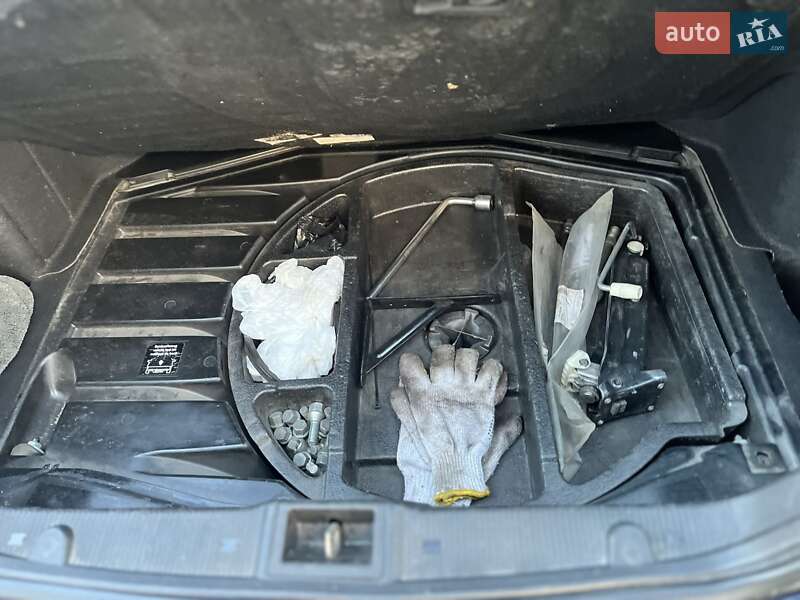 Седан Mercedes-Benz C-Class 2006 в Дніпрі