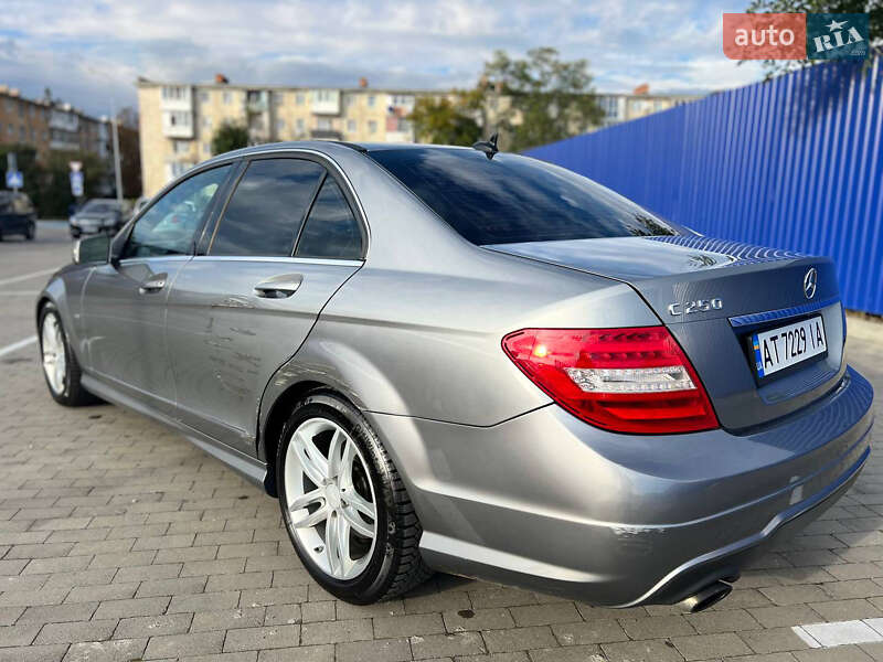 Седан Mercedes-Benz C-Class 2011 в Киеве