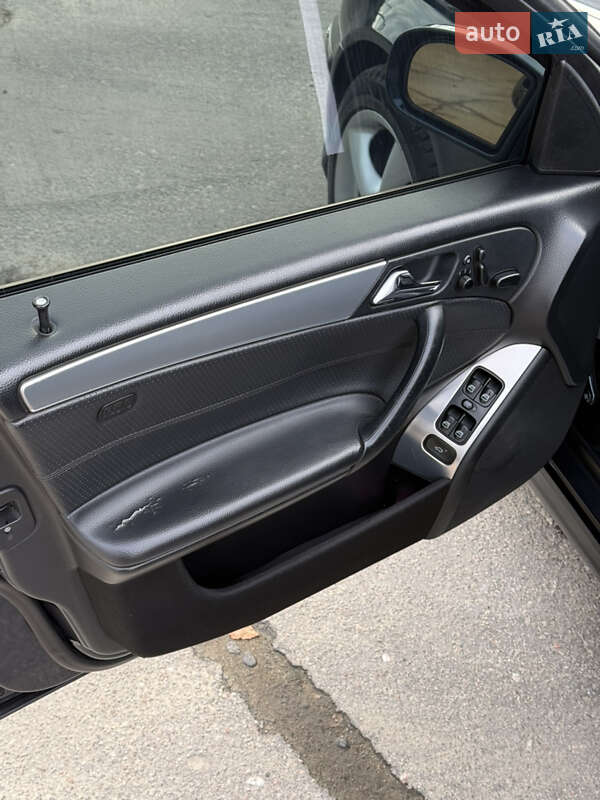 Седан Mercedes-Benz C-Class 2005 в Харкові