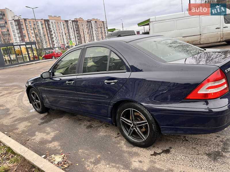 Седан Mercedes-Benz C-Class 2005 в Ровно фото 3 Седан Mercedes-Benz C-Class 2005 в Ровно