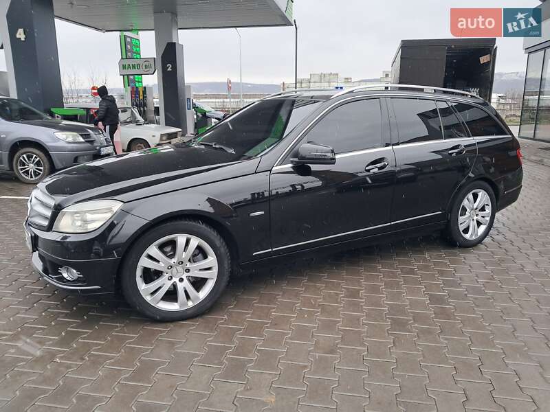 Універсал Mercedes-Benz C-Class 2010 в Могилів-Подільському