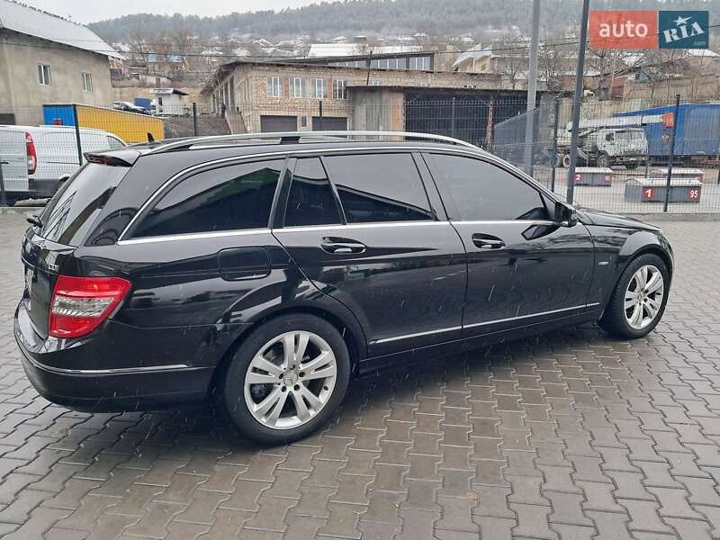Універсал Mercedes-Benz C-Class 2010 в Могилів-Подільському