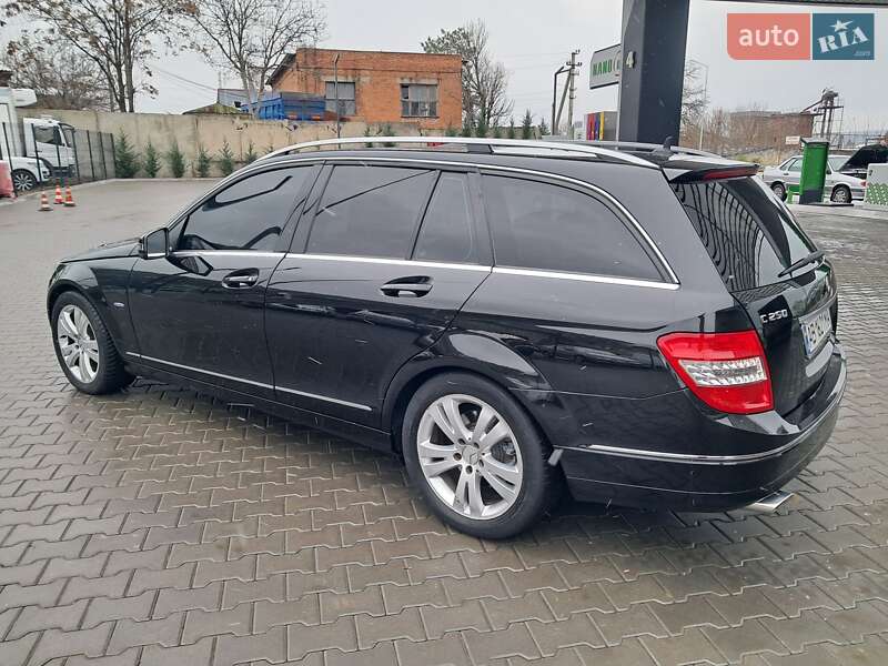 Універсал Mercedes-Benz C-Class 2010 в Могилів-Подільському