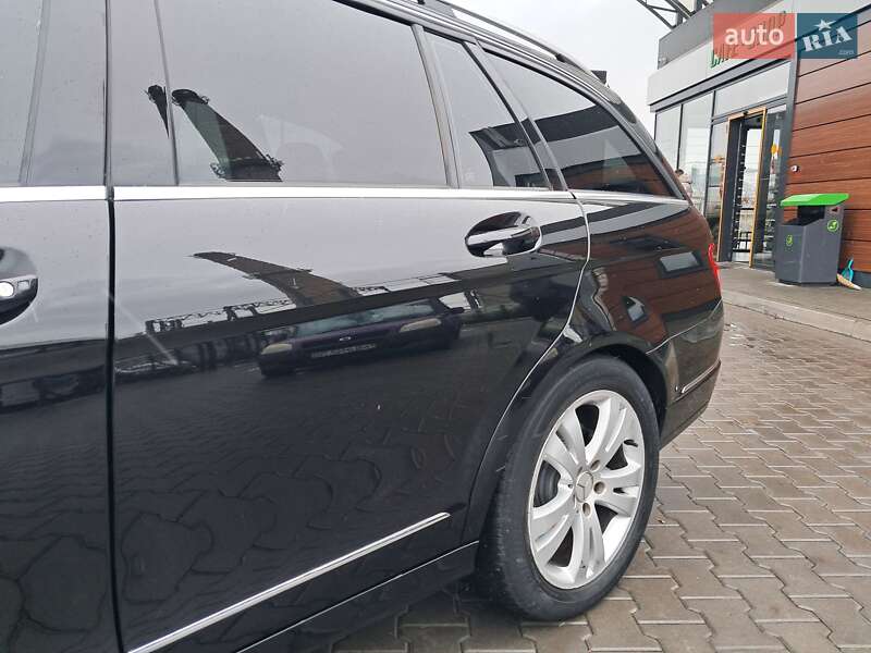 Універсал Mercedes-Benz C-Class 2010 в Могилів-Подільському