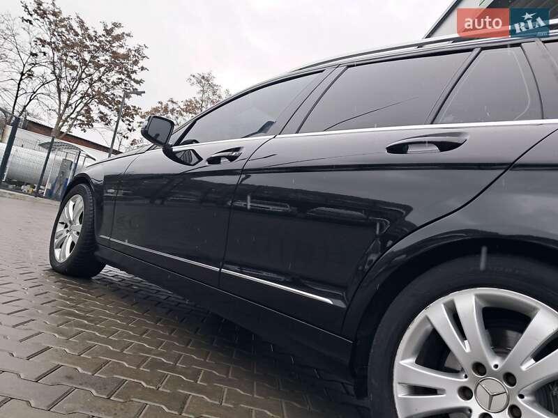 Універсал Mercedes-Benz C-Class 2010 в Могилів-Подільському
