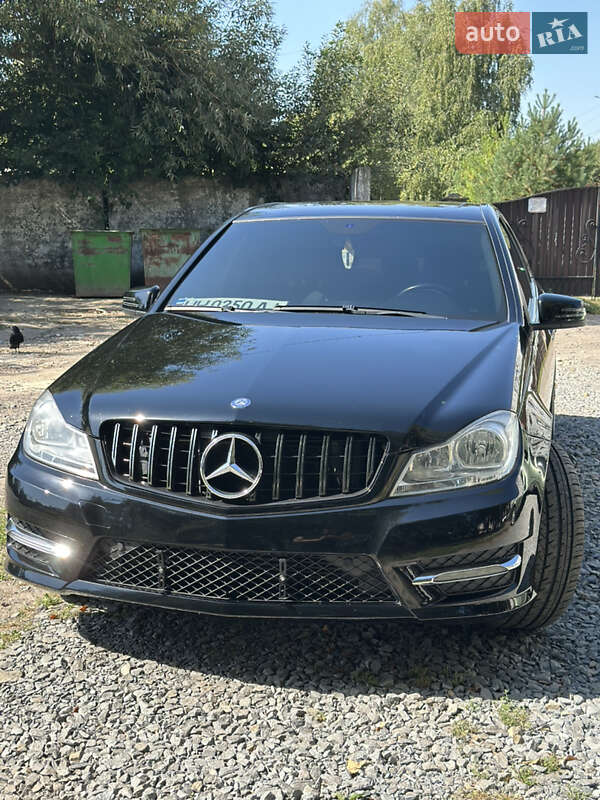Седан Mercedes-Benz C-Class 2012 в Рівному