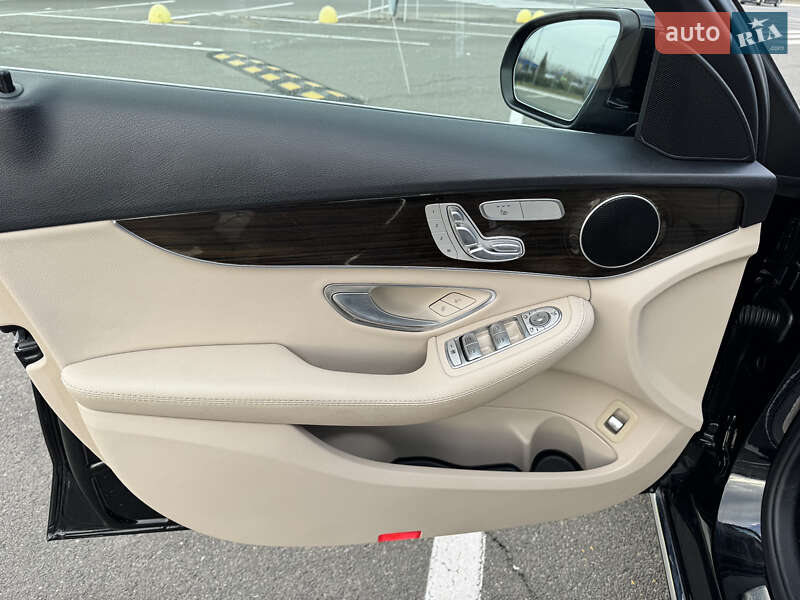 Седан Mercedes-Benz C-Class 2019 в Києві