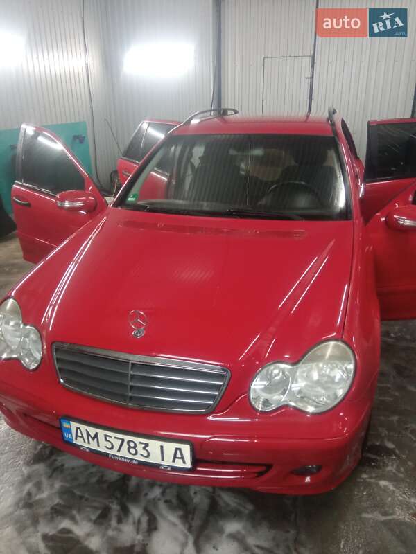 Универсал Mercedes-Benz C-Class 2006 в Радомышле