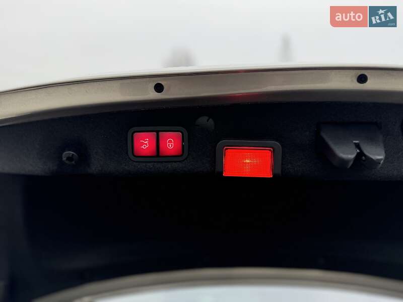 Седан Mercedes-Benz C-Class 2019 в Києві фото 26 Седан Mercedes-Benz C-Class 2019 в Києві