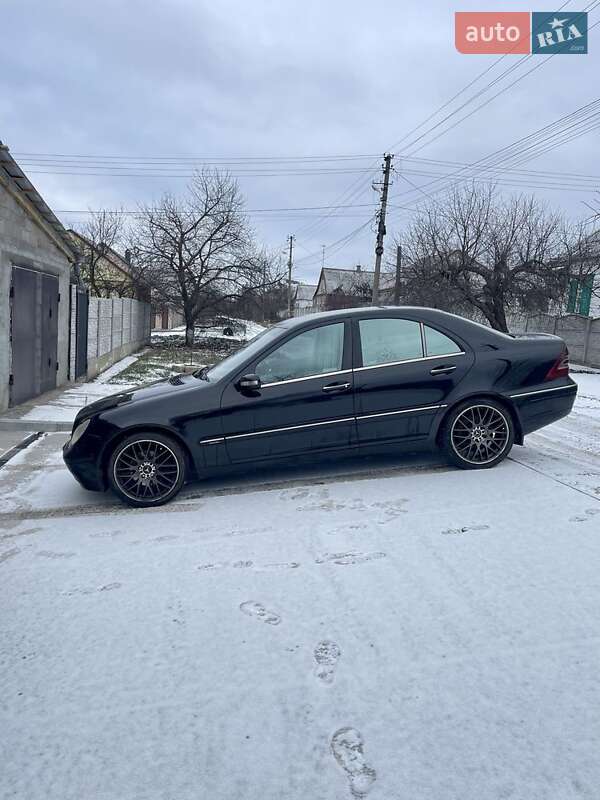 Седан Mercedes-Benz C-Class 2003 в Каменском фото 3 Седан Mercedes-Benz C-Class 2003 в Каменском
