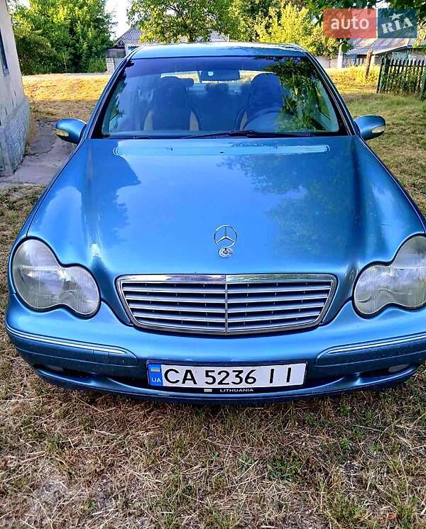 Седан Mercedes-Benz C-Class 2002 в Саврани