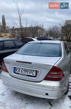Седан Mercedes-Benz C-Class 2001 в Києві